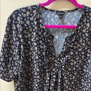 Ann Taylor XL Navy Floral Women's Top